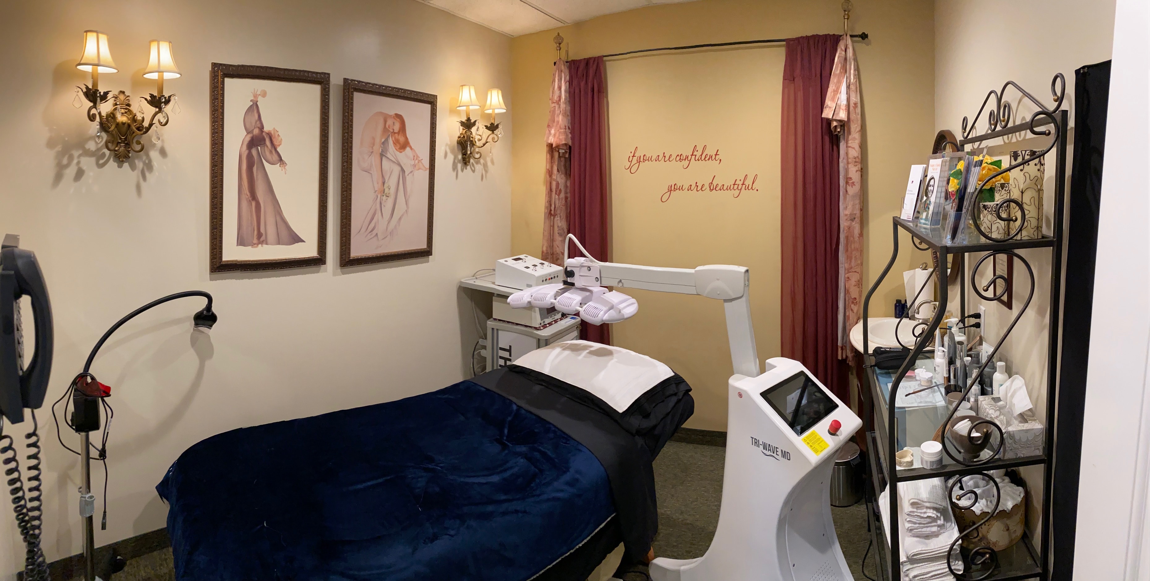 LED Red Light therapy treatment room at Elite Laser Center